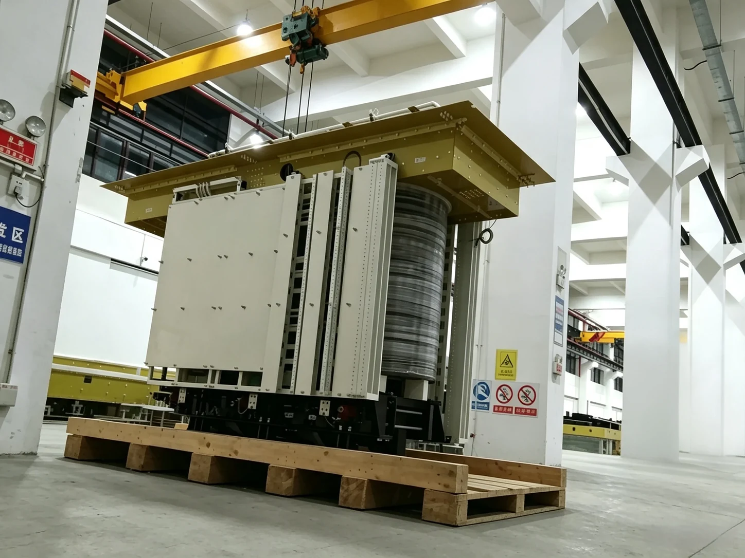 27,500 kVA & 24,300 kVA Phase-Shifting Rectifier Transformer product image 1